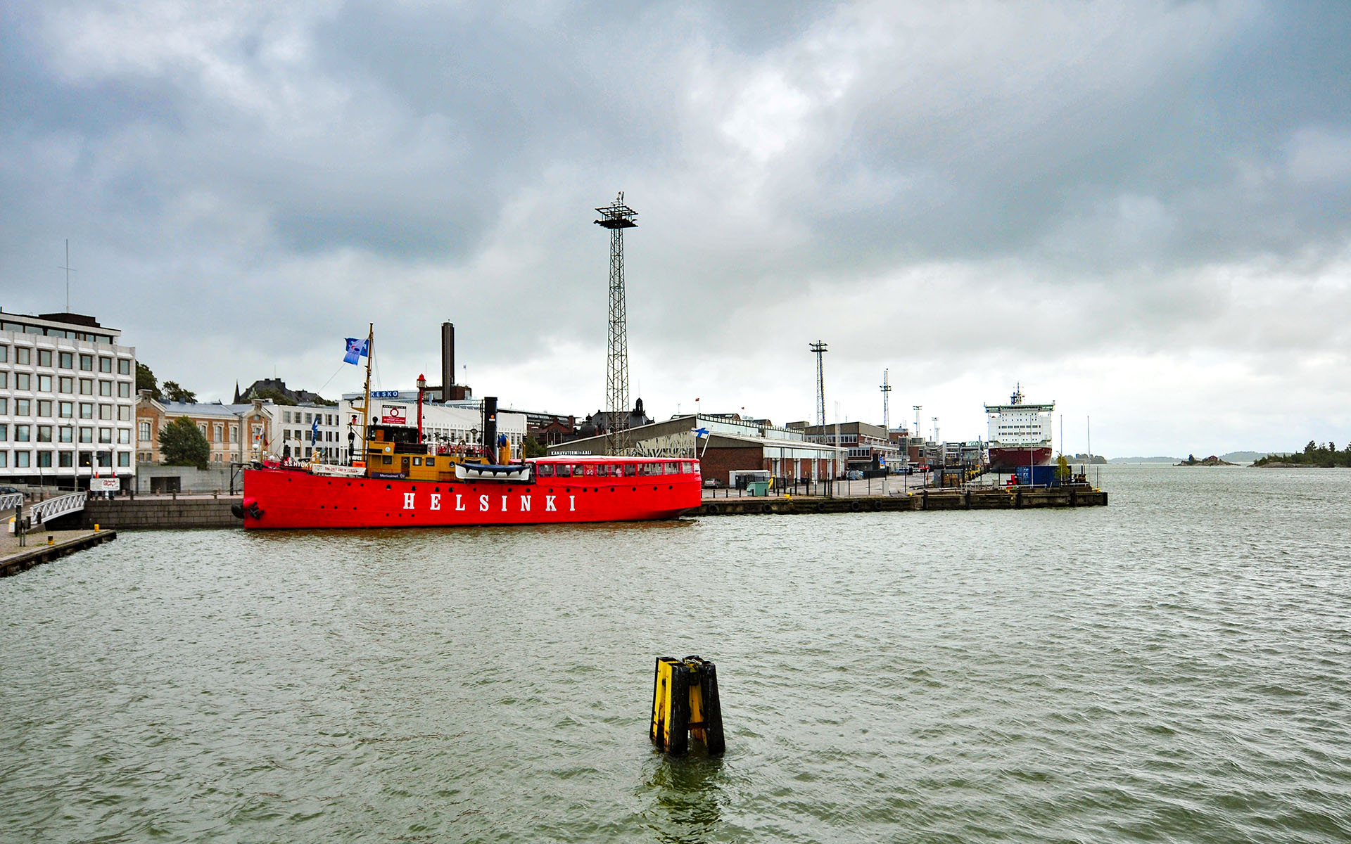 2011.09_Kauppatori_Helsinki_Uusimaa_Finland_08