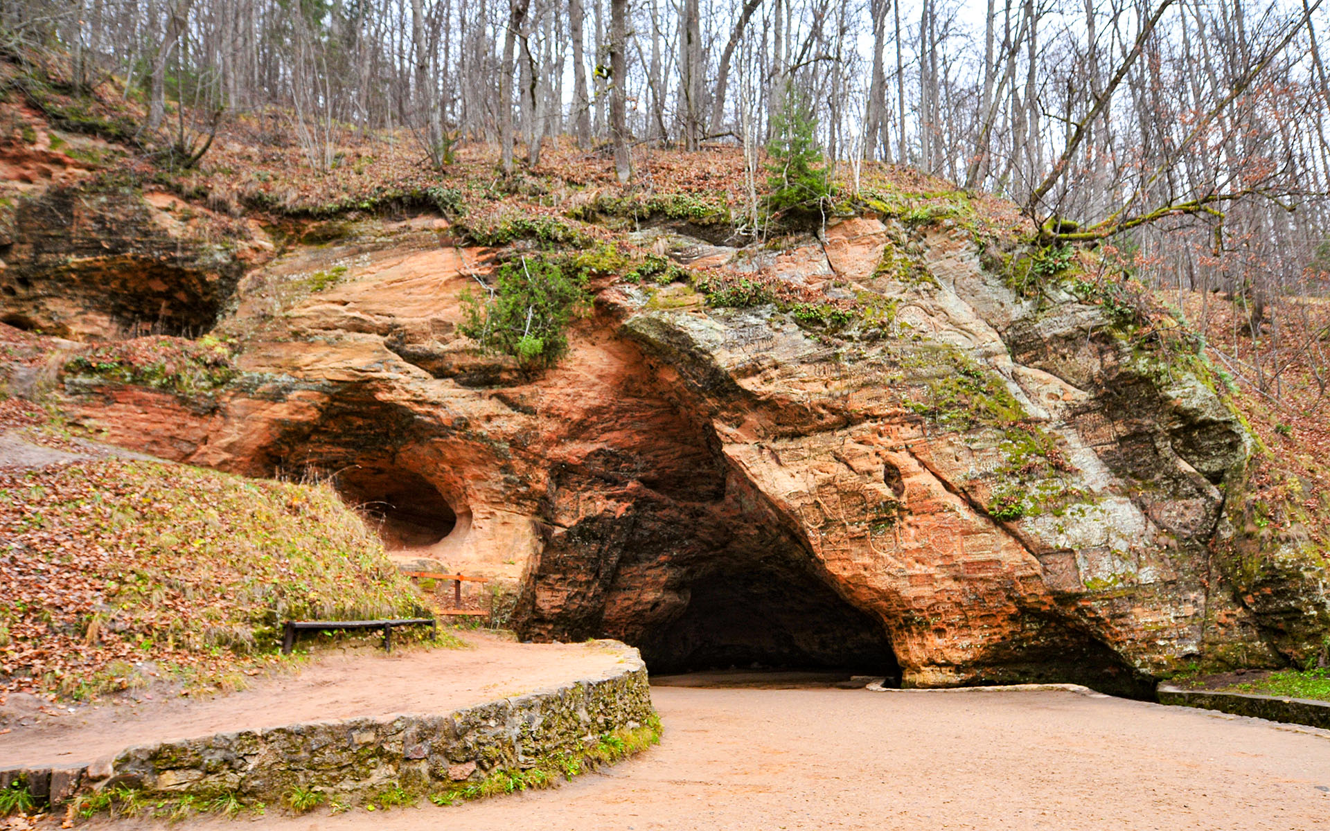 2011.11_Gutmana-Cave_Sigulda_Vidzeme_Latvia_03