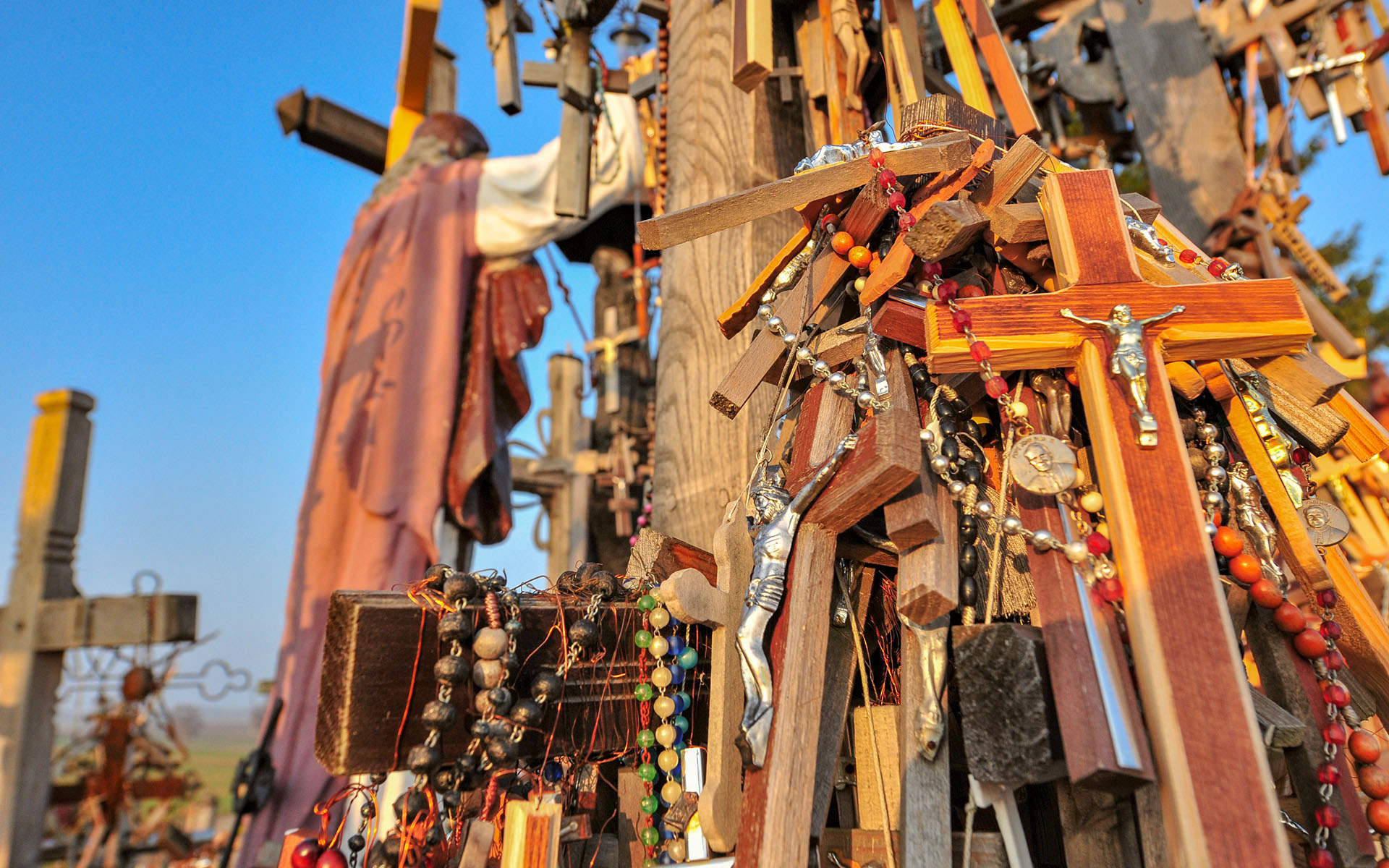 2011.11_Hill-of-Crosses_Siauliai_Samogitia_Lithuania_07