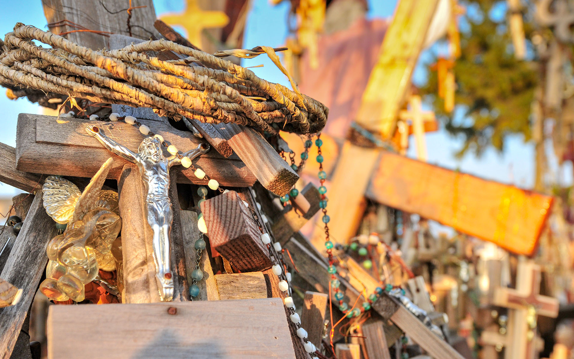 2011.11_Hill-of-Crosses_Siauliai_Samogitia_Lithuania_08