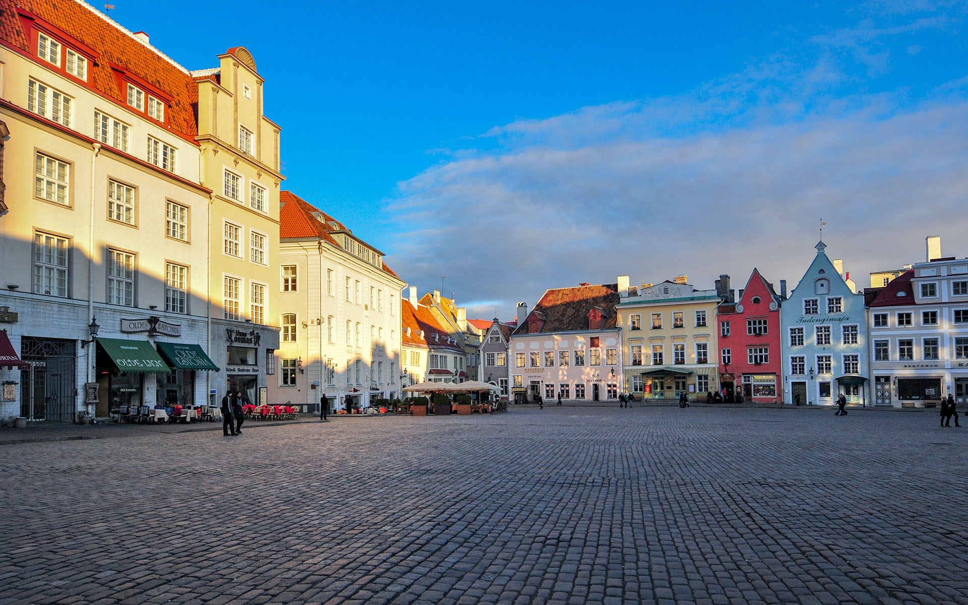 2011.11_Old-Town_Tallinn_Harju-County_Estonia_02