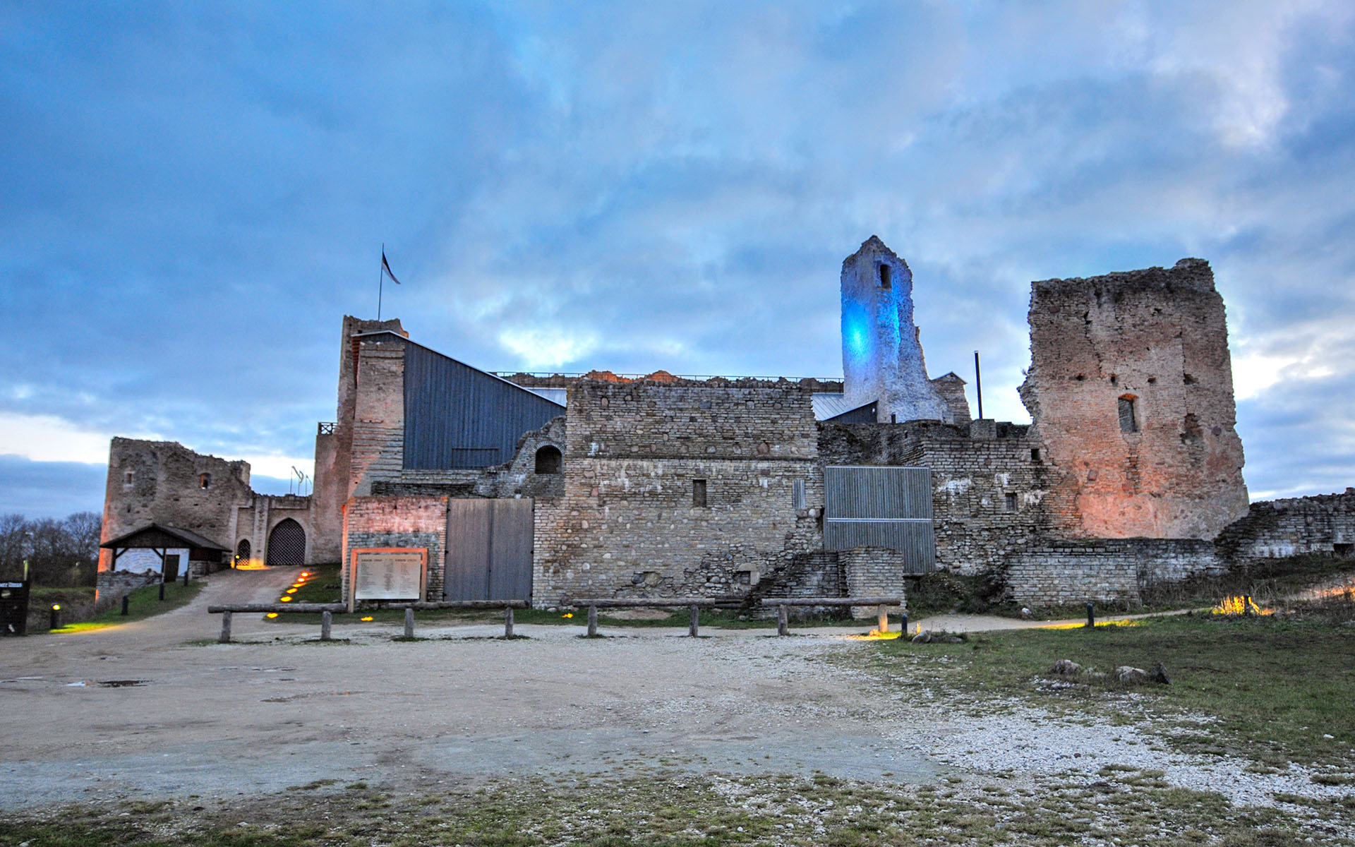 2011.11_Rakvere-Castle_Rakvere_Laane-Viru-County_Estonia_04