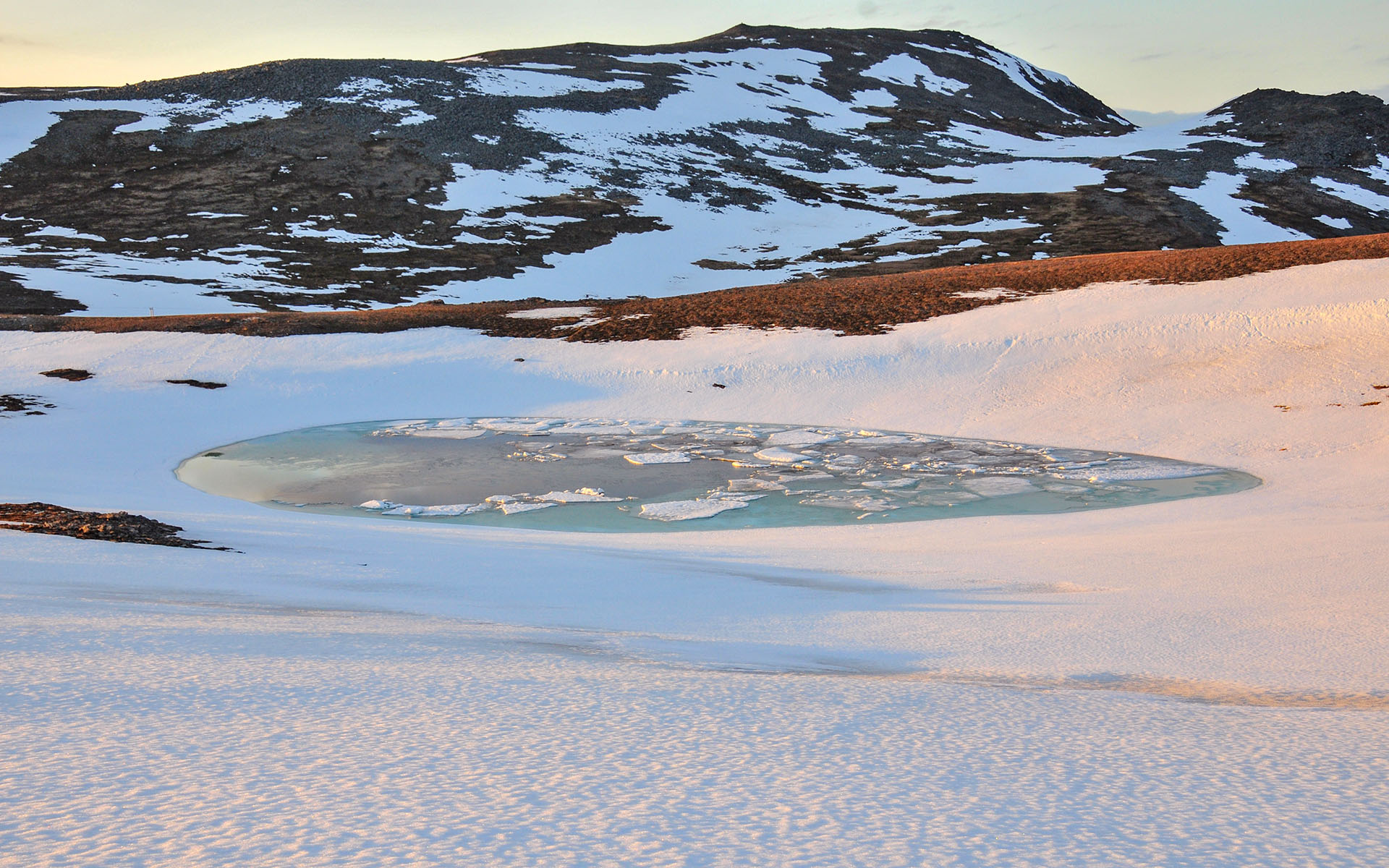 2012.05_Arctic-Ice-Lake_Fv156_Finnmark_Norway_07
