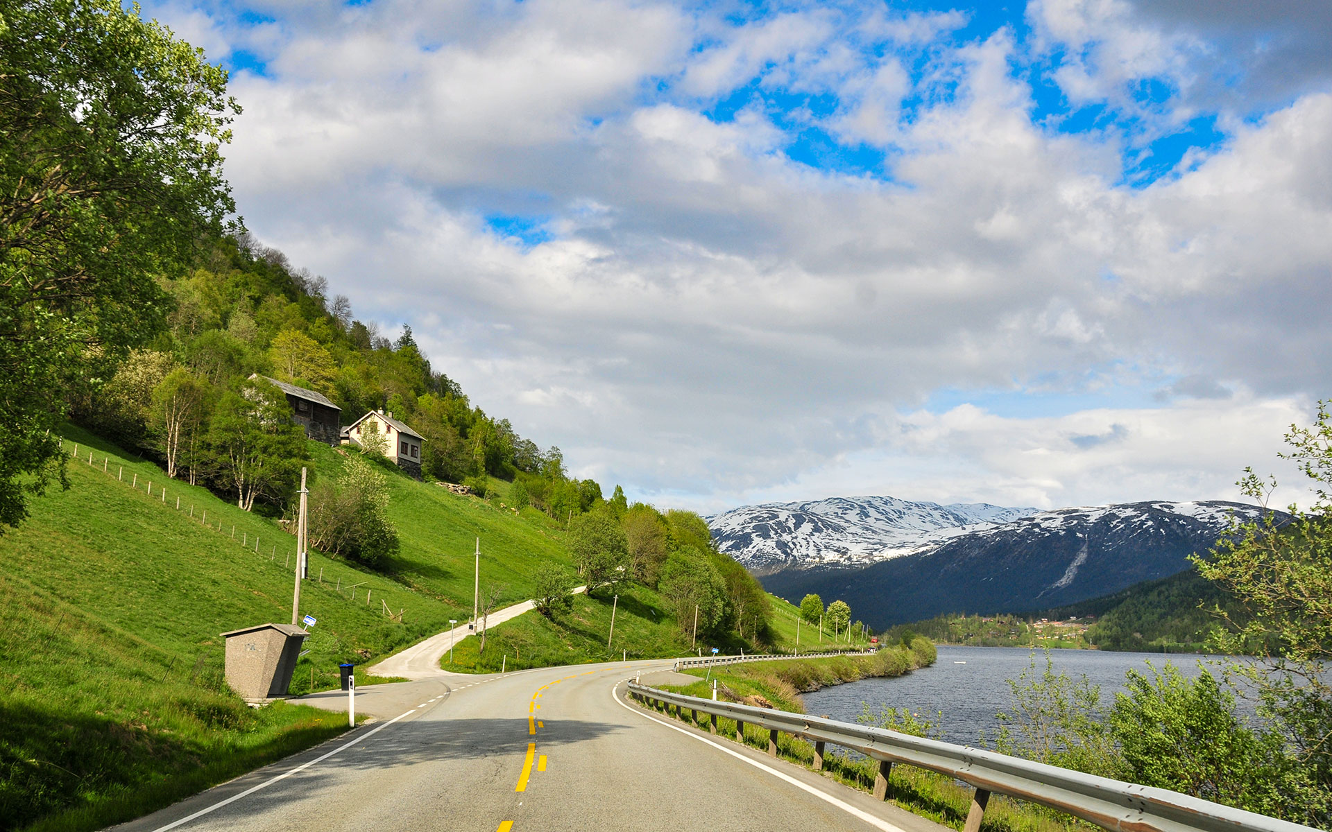 2012.05_E16_Vestland_Norway_01