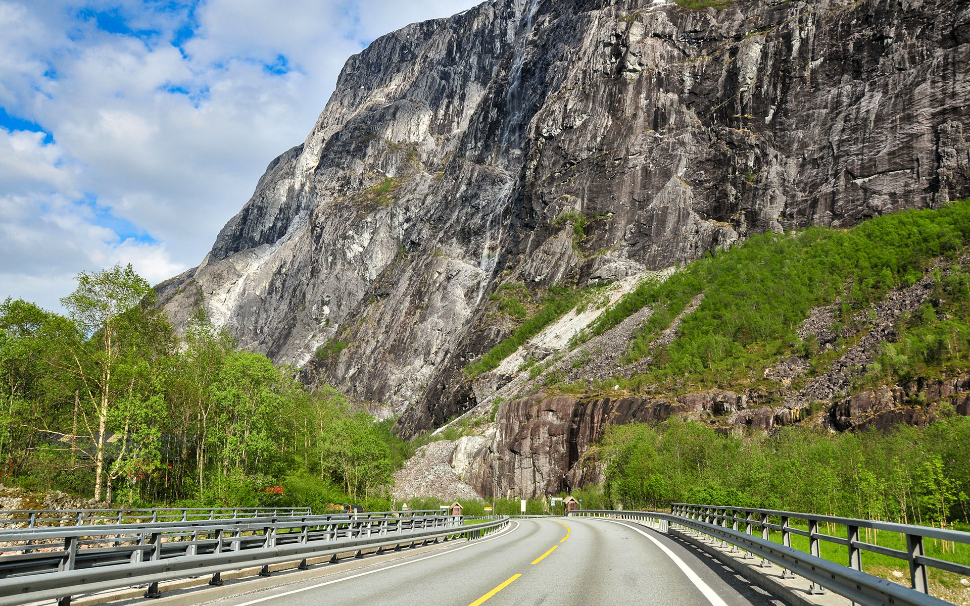 2012.05_E16_Vestland_Norway_04