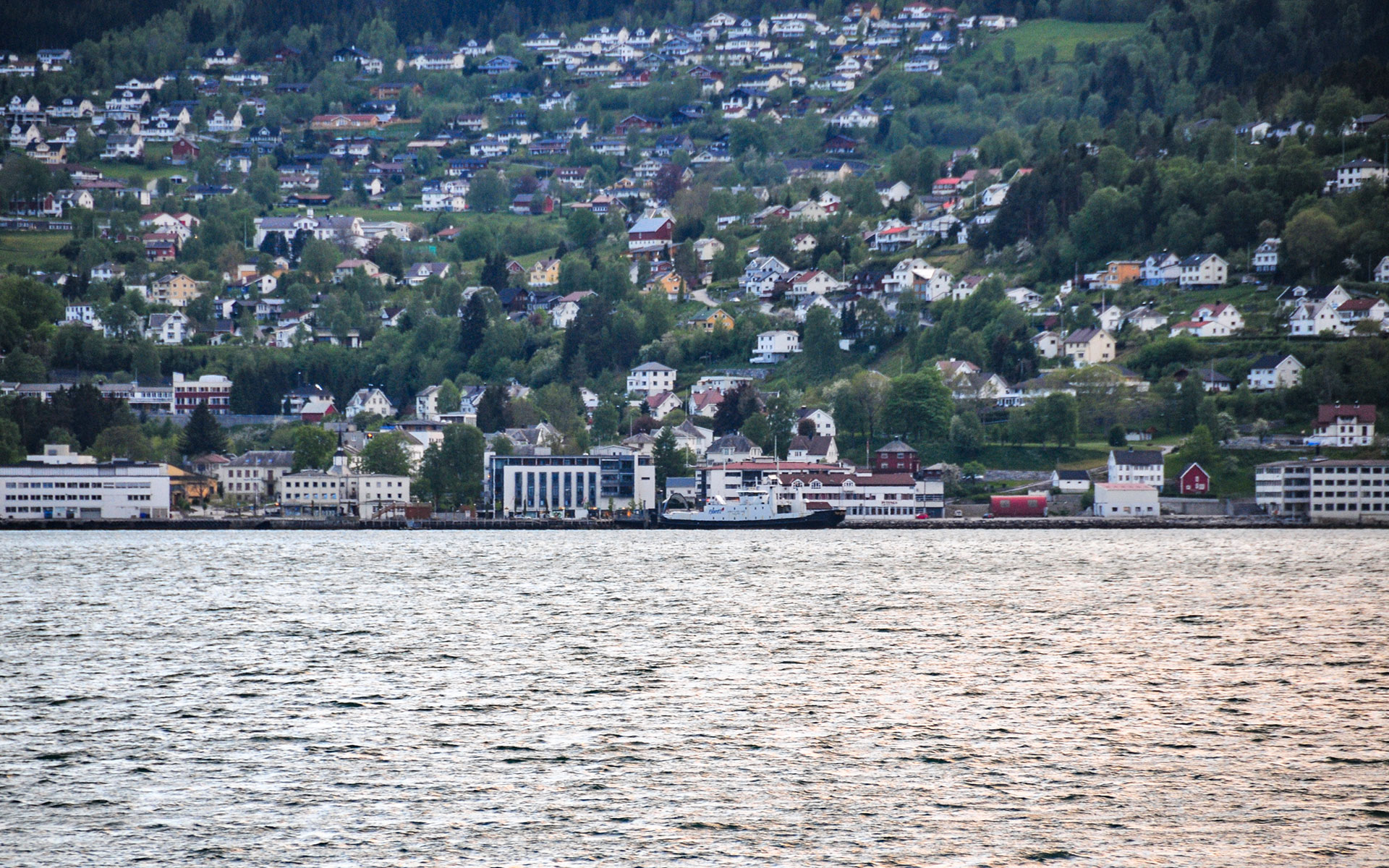 2012.05_Liabygda-Ferjekai_Liabygda_More-og-Romsdal_Norway_03