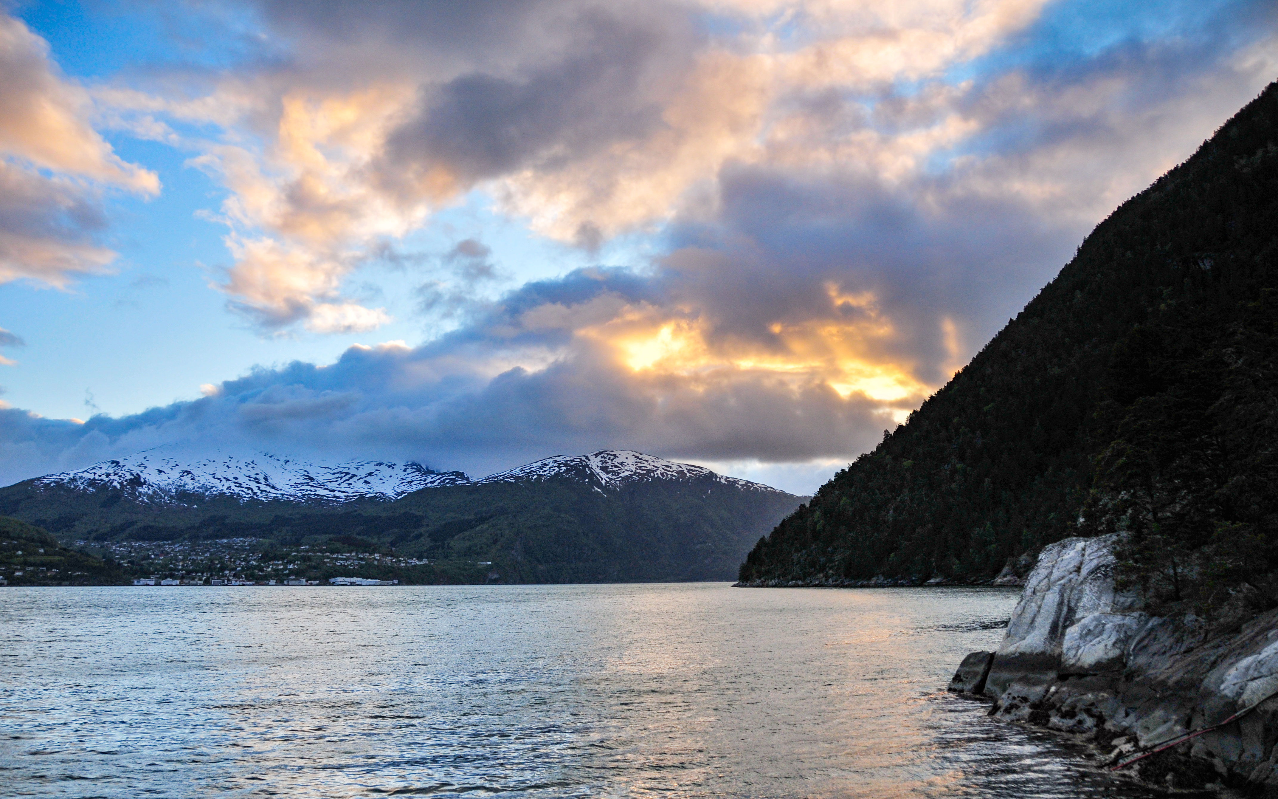 2012.05_Liabygda-Ferjekai_Liabygda_More-og-Romsdal_Norway_09