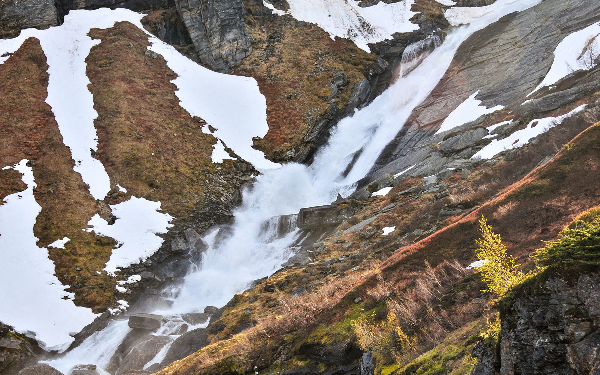 2012.05_Myrkdalselvi_Vestland_Norway_03