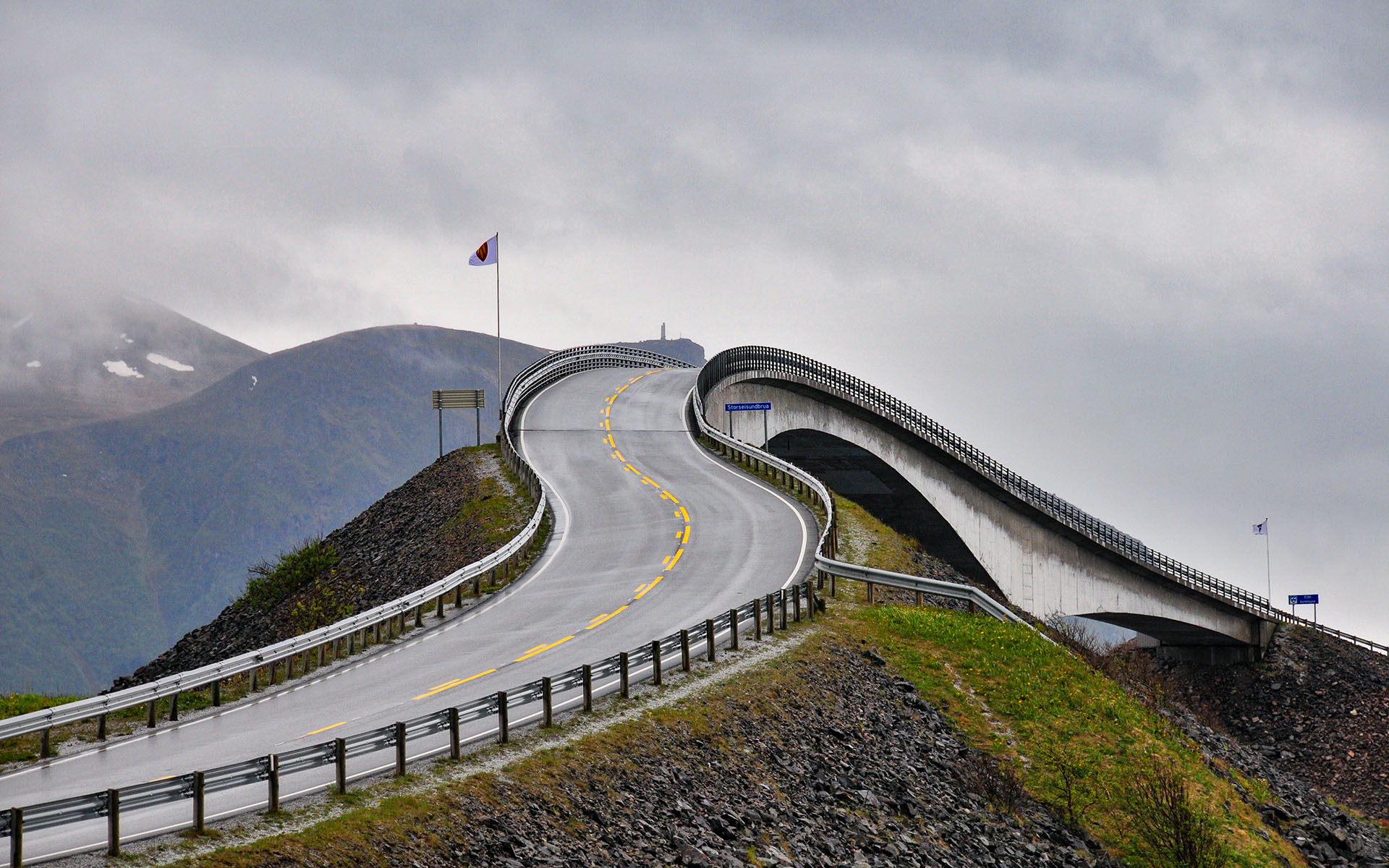 2012.05_Storseisundet-Bridge_Atlanterhavsveien_More-og-Romsdal_Norway_06
