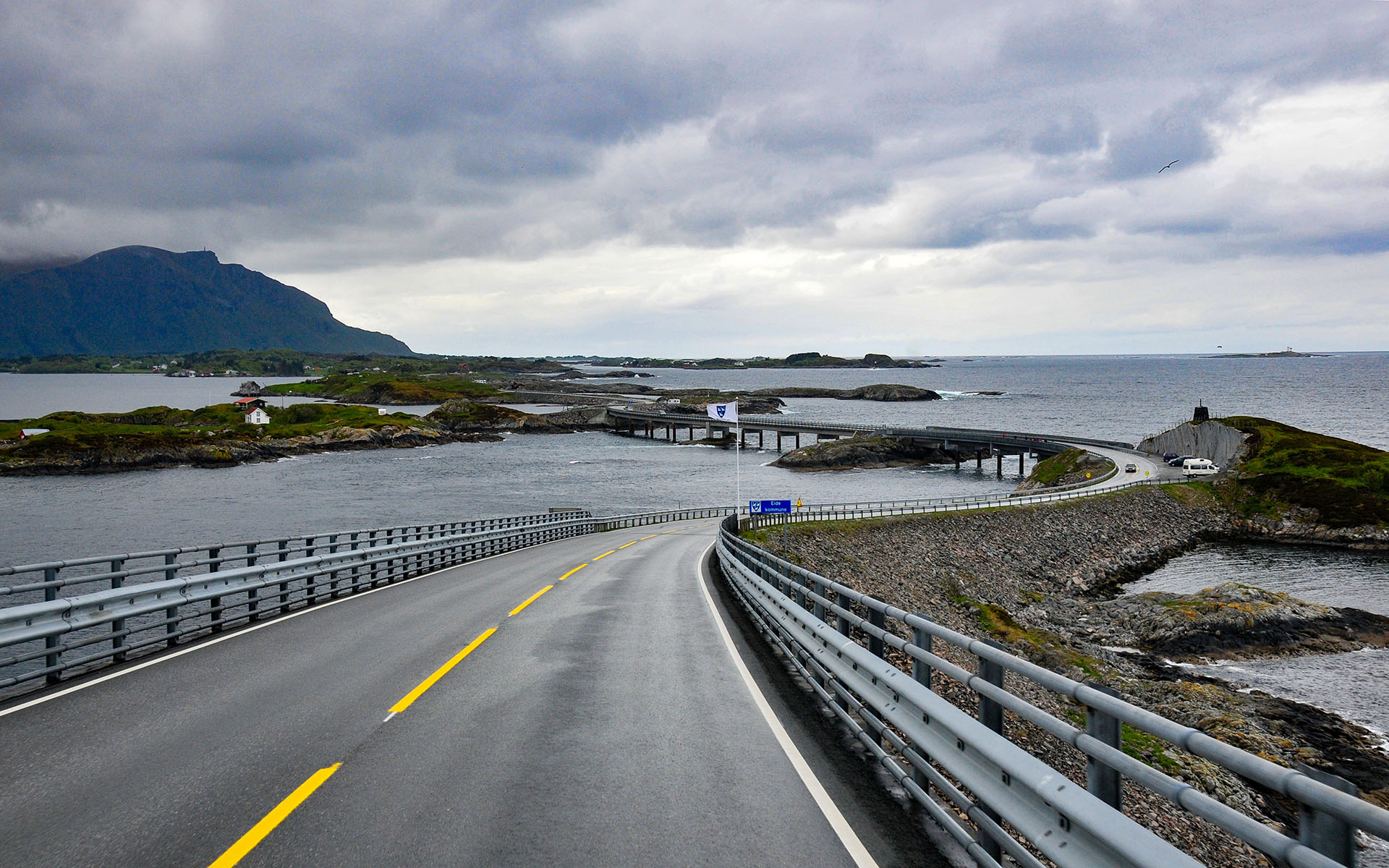 2012.05_Storseisundet-Bridge_Atlanterhavsveien_More-og-Romsdal_Norway_08