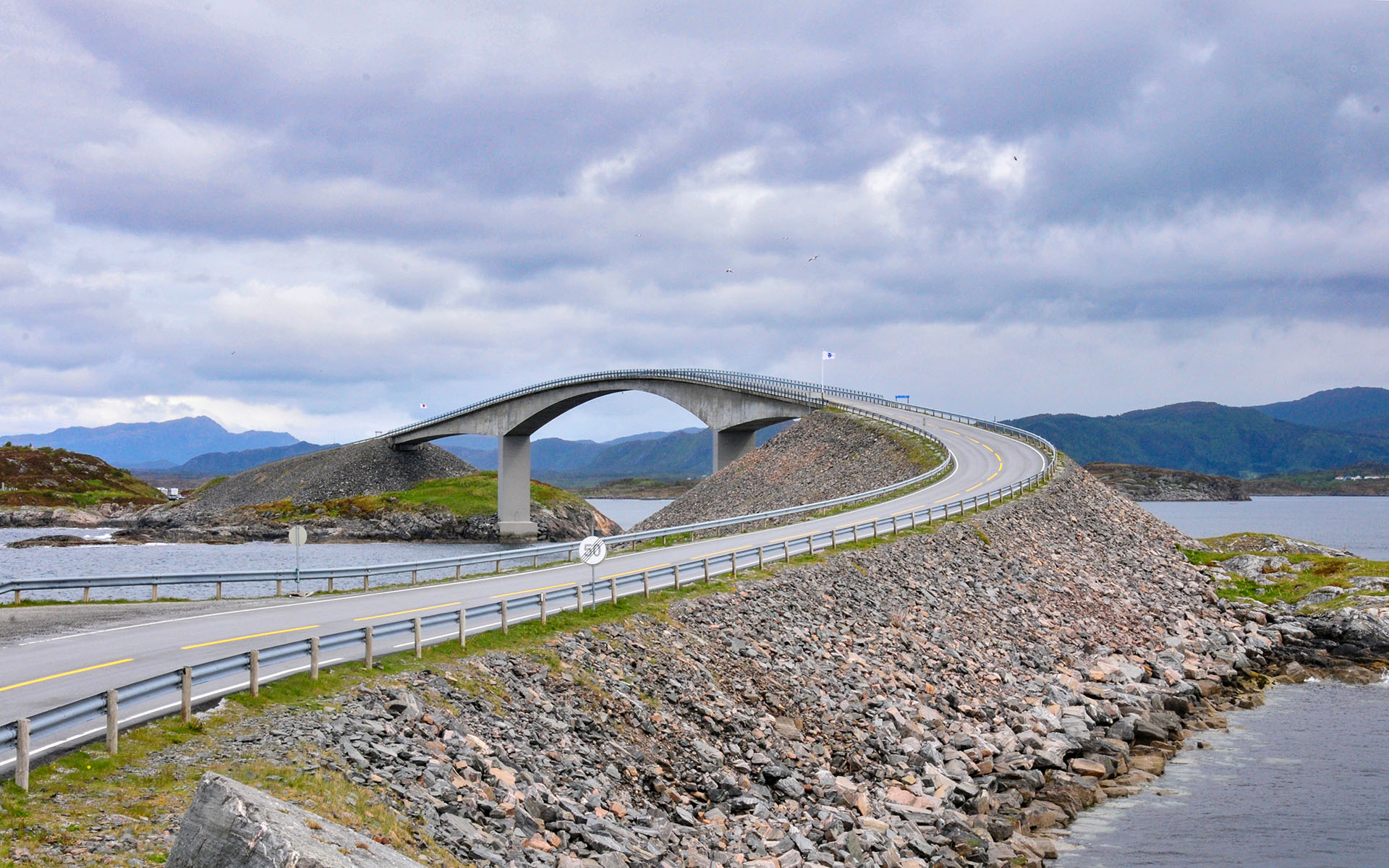 2012.05_Storseisundet-Bridge_Atlanterhavsveien_More-og-Romsdal_Norway_09