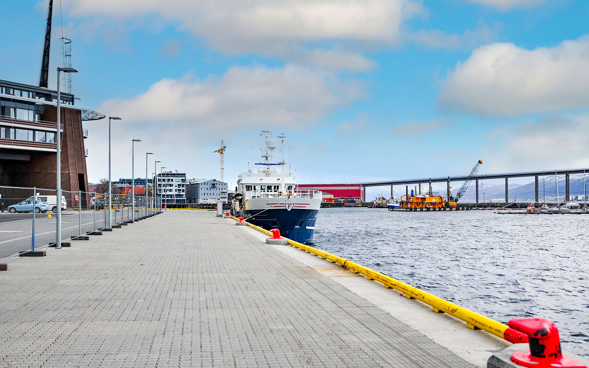 2012.05_Tromso_Troms-og-Finnmark_Norway_05