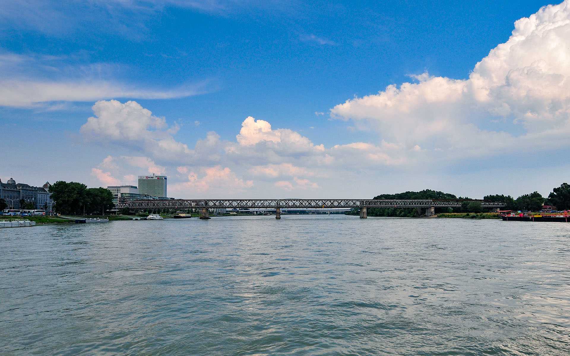 2012.07_Danube_Bratislava_Bratislava-Region_Slovakia_09