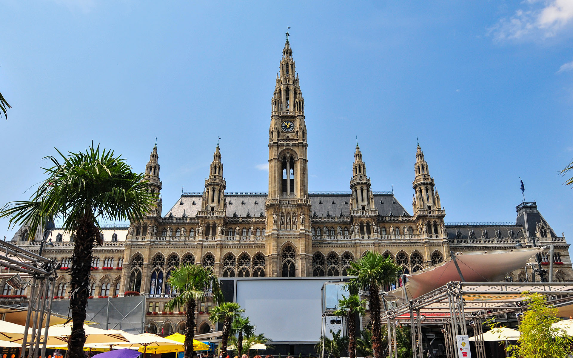 2012.07_Rathaus_Vienna_Vienna-State_Austria_04