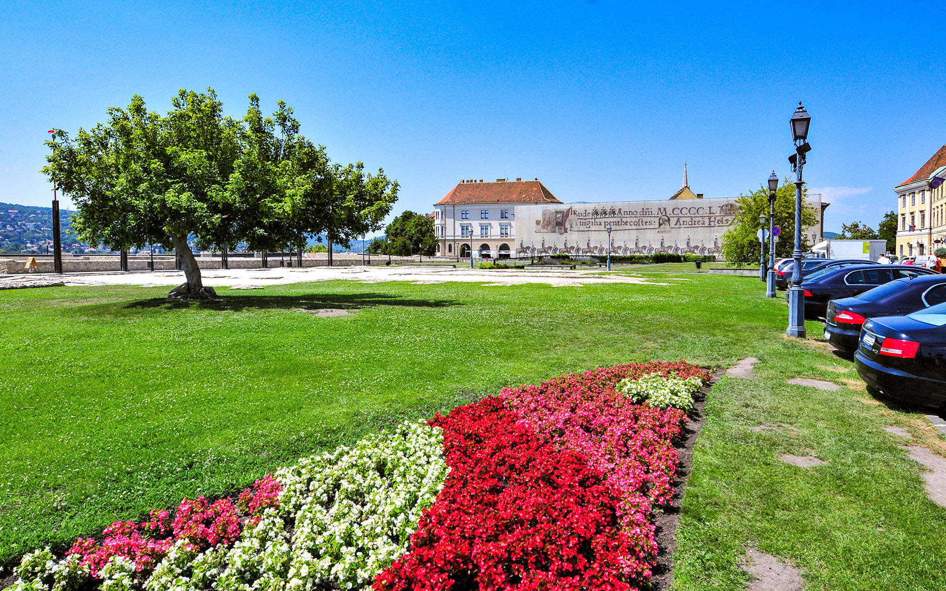 2012.07_Sandor-Palace_Budapest_Central-Hungary_Hungary_06