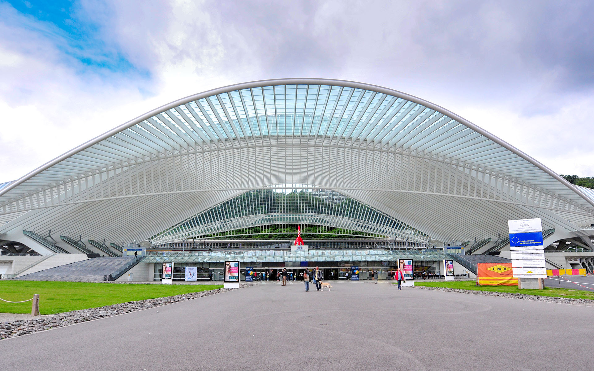 2012.08_Liege-Guillemins-Railway-Station_Liege_Liege-Province_Belgium_01
