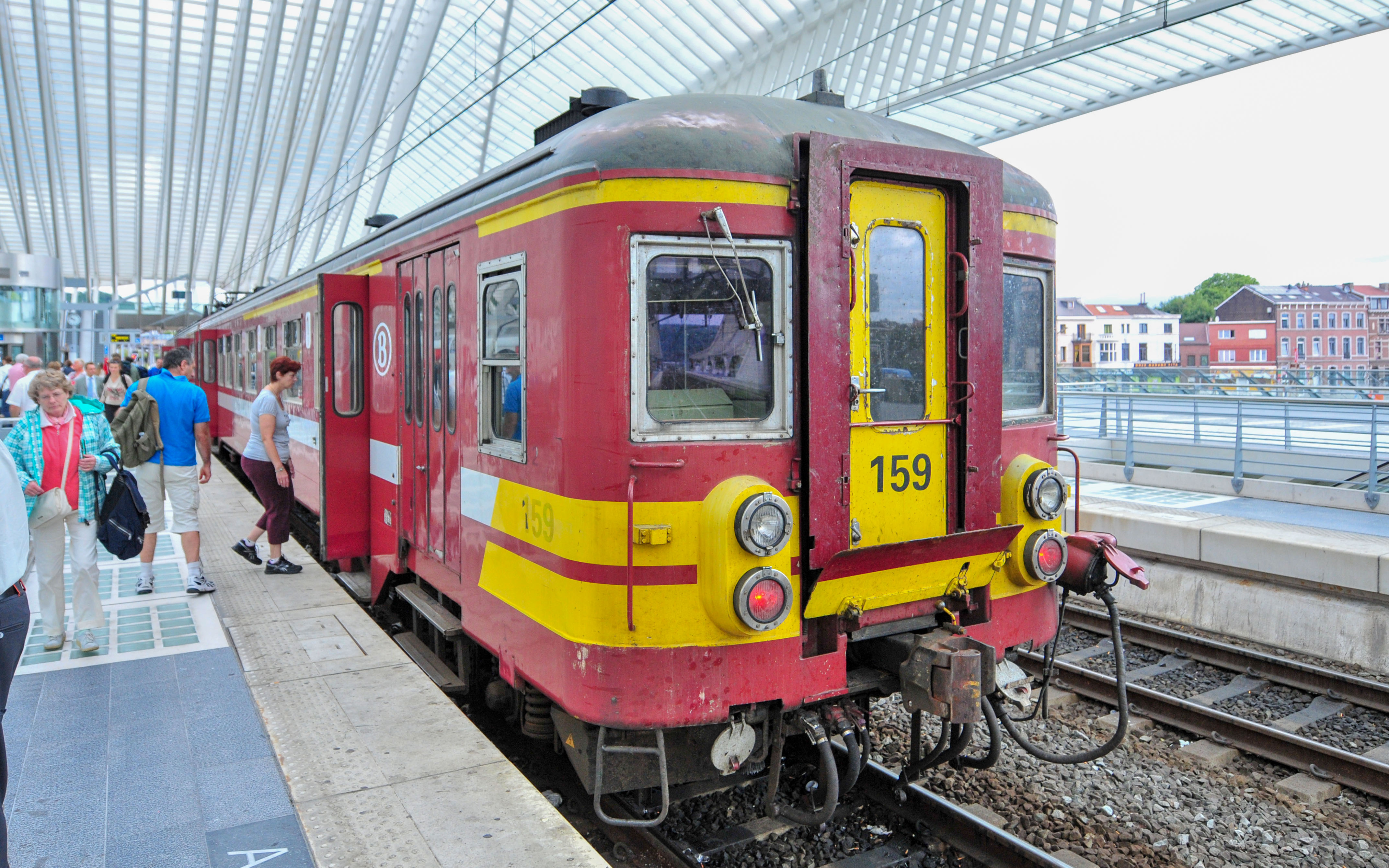 2012.08_Liege-Guillemins-Railway-Station_Liege_Liege-Province_Belgium_09