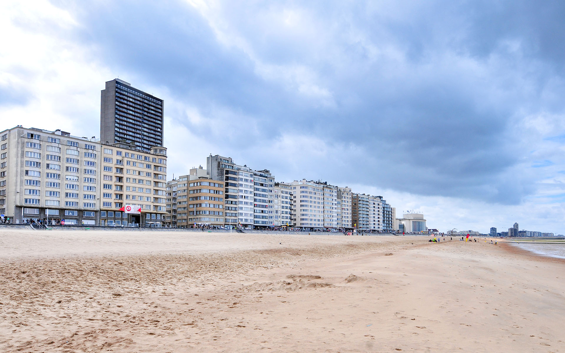 2012.08_Ostend-Beach_Ostend_West-Flanders-Province_Belgium_02