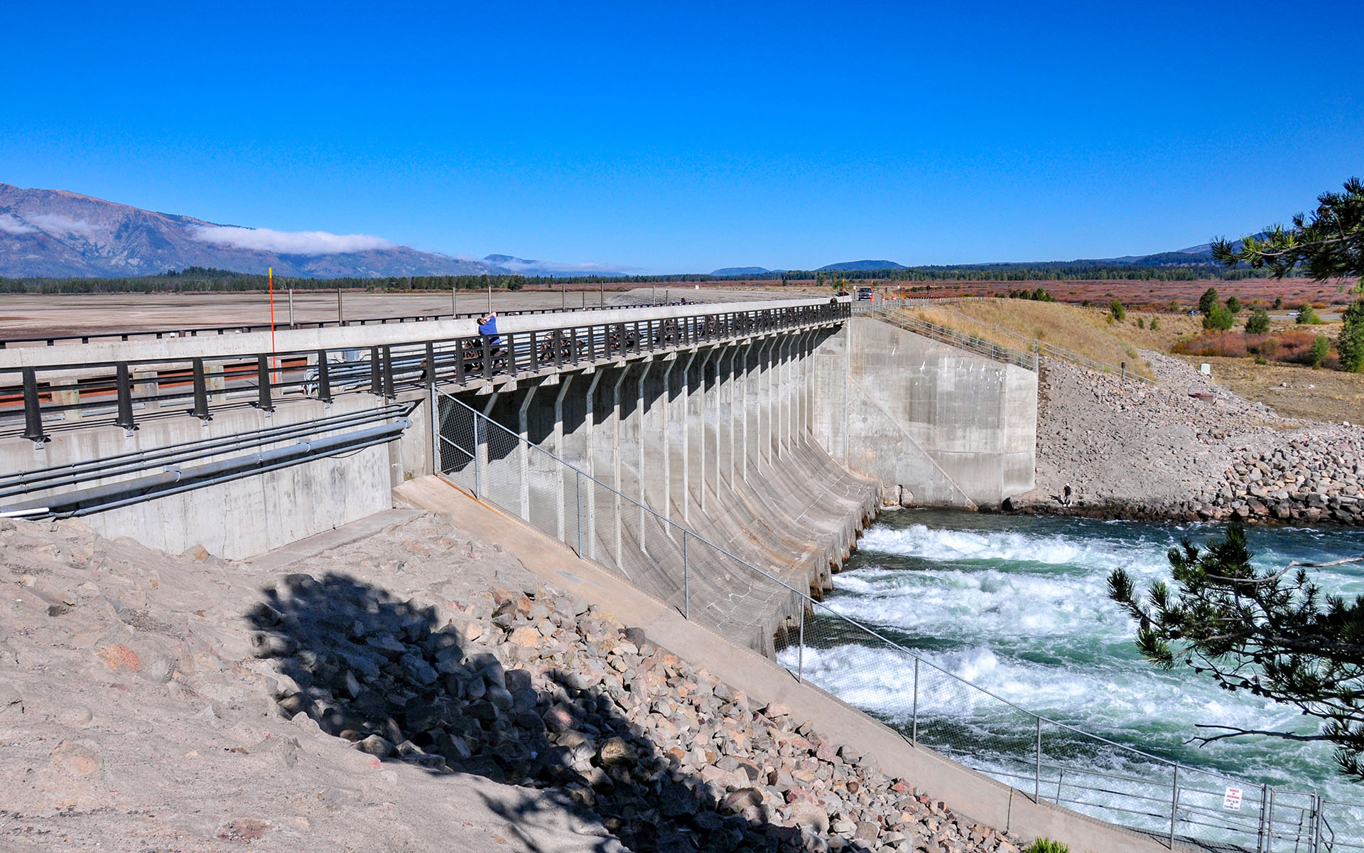 2013.09_Jackson-Lake-Dam_Grand-Teton-National-Park_Wyoming_USA_03