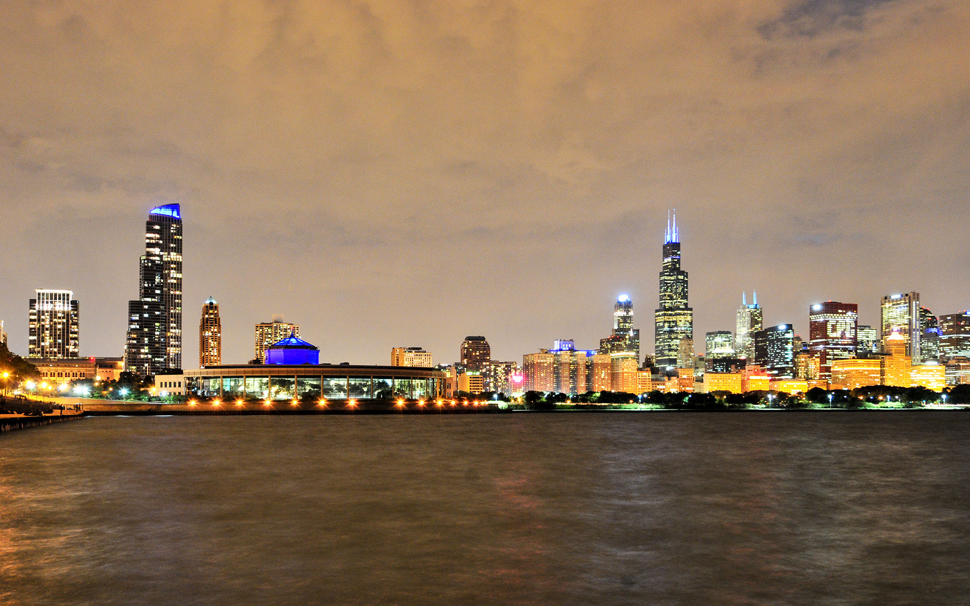 2013.09_Night-Scene_Skyline_Shedd-Aquarium_Chicago_Illinois_USA_01