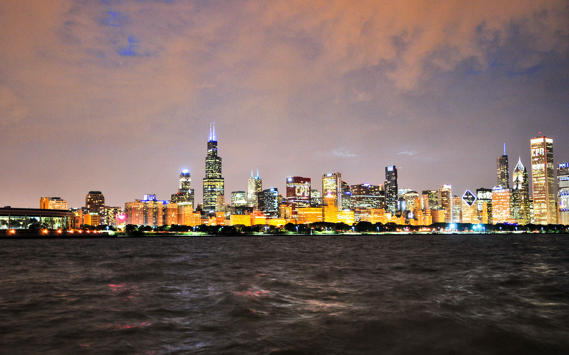 2013.09_Night-Scene_Skyline_Shedd-Aquarium_Chicago_Illinois_USA_02