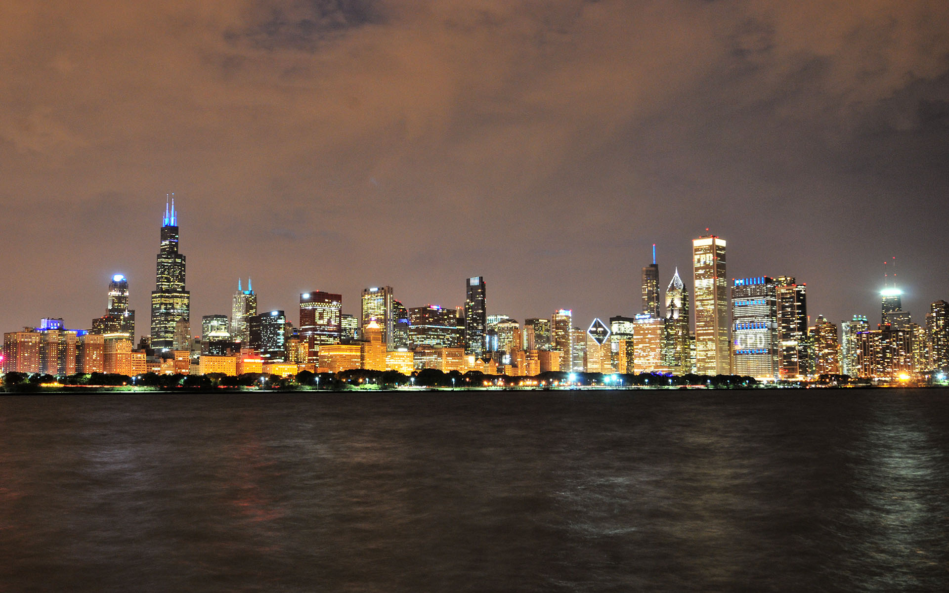 2013.09_Night-Scene_Skyline_Shedd-Aquarium_Chicago_Illinois_USA_04