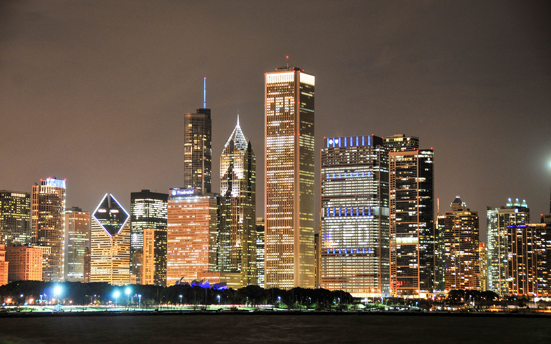 2013.09_Night-Scene_Skyline_Shedd-Aquarium_Chicago_Illinois_USA_09