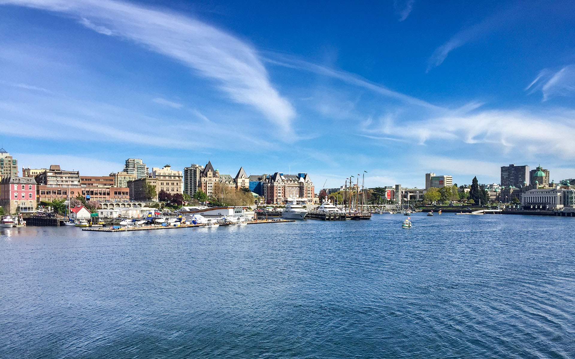 2016.04_Victoria-Harbor_Victoria_British-Columbia_Canada_04