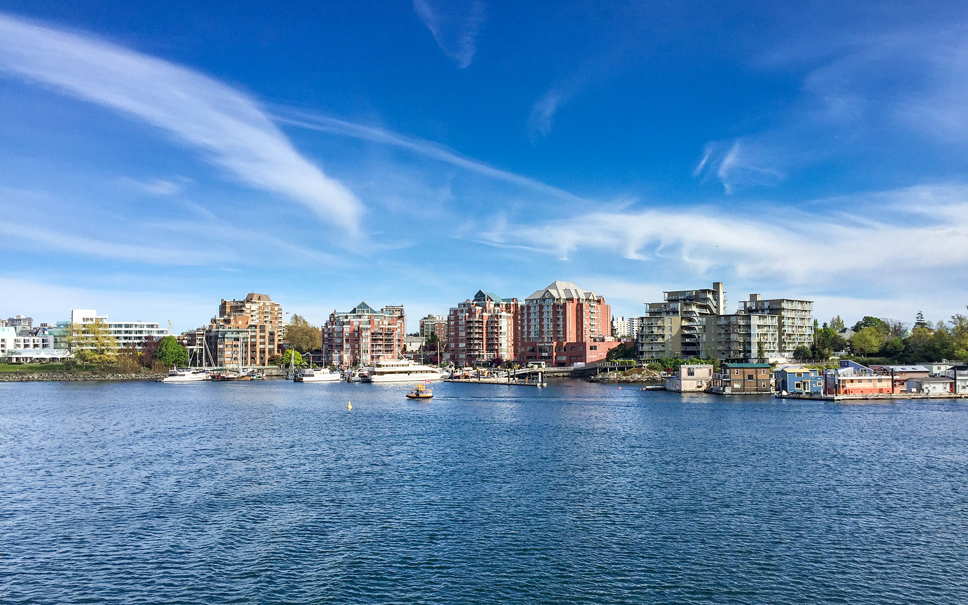 2016.04_Victoria-Harbor_Victoria_British-Columbia_Canada_05