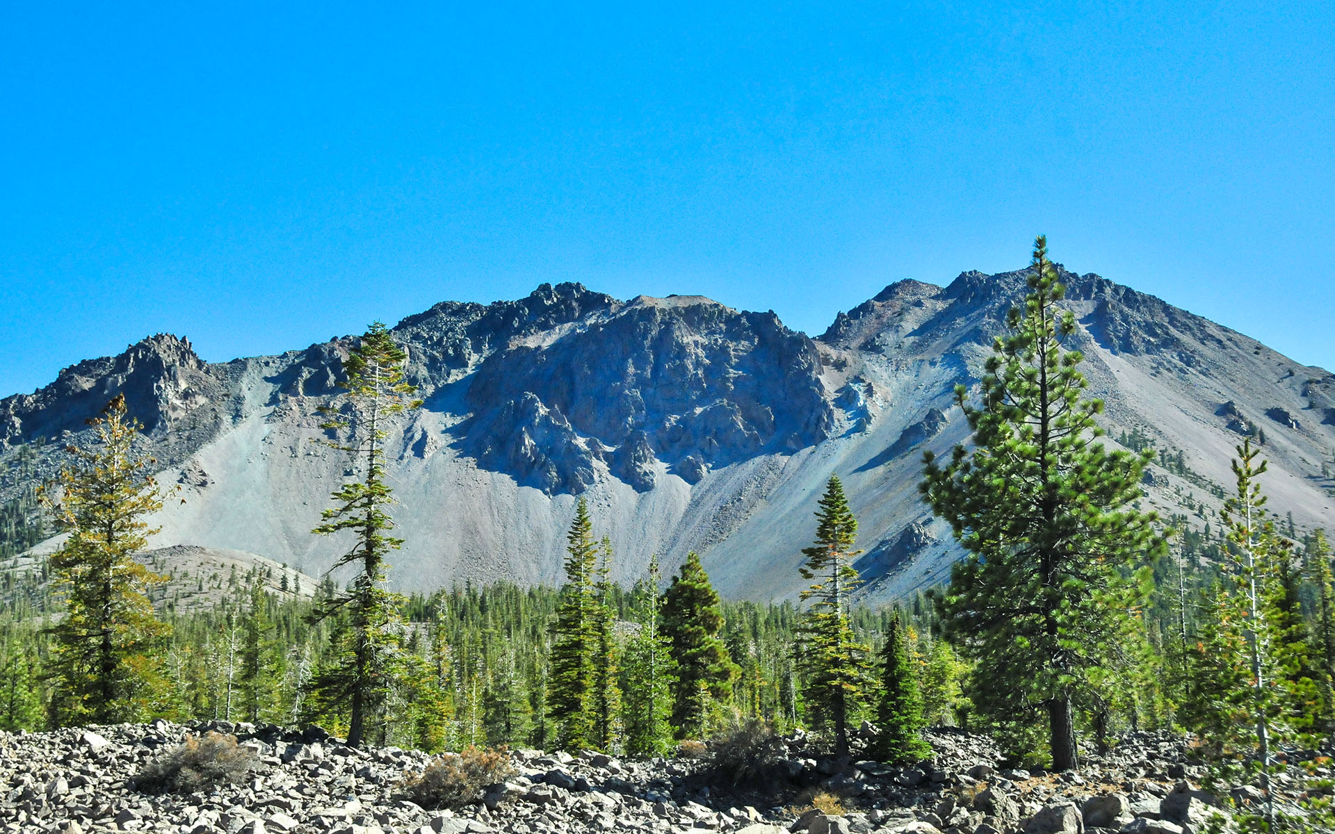 2017.10_Chaos-Crags_Lassen-Volcanic-National-Park_California_USA_03