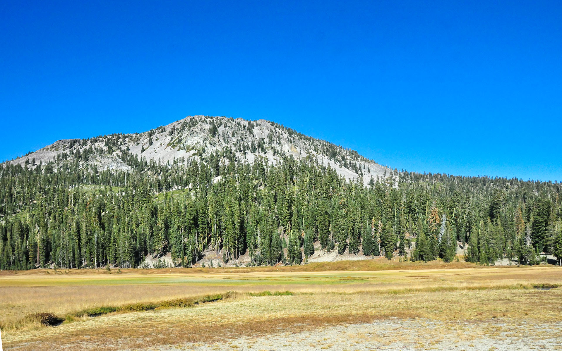 2017.10_Summit-Lake_Lassen-Volcanic-National-Park_California_USA_06