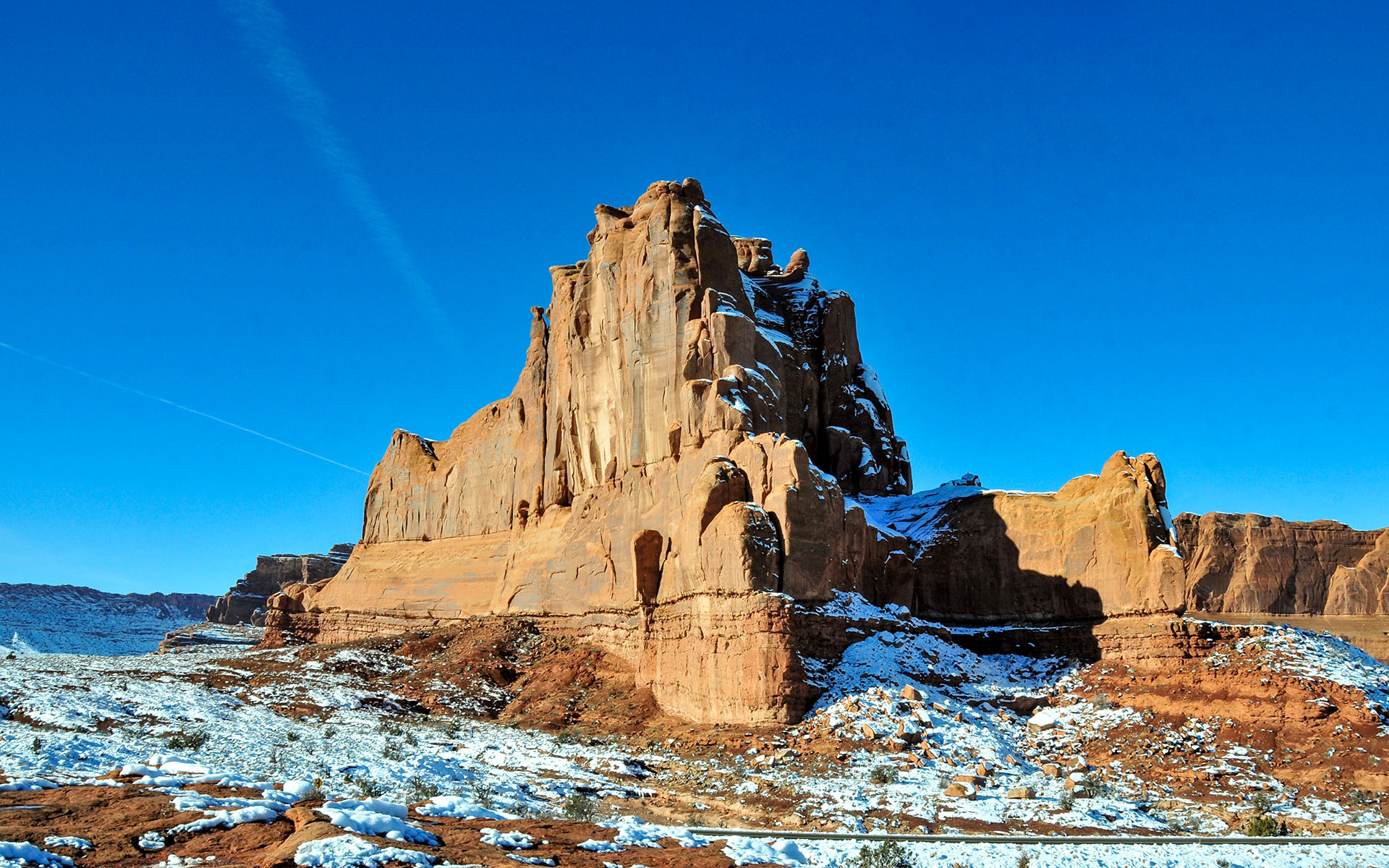 2017.12_La-Sal-Mountains-Viewpoint_Arches-National-Park_Utah_USA_01