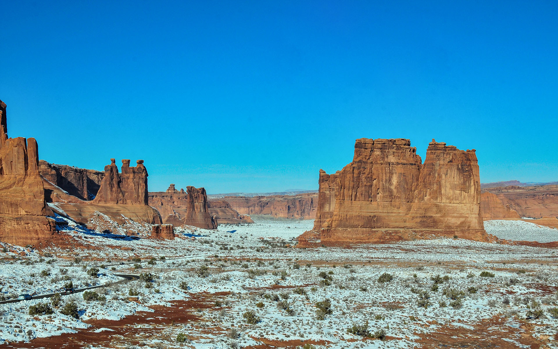 2017.12_La-Sal-Mountains-Viewpoint_Arches-National-Park_Utah_USA_03