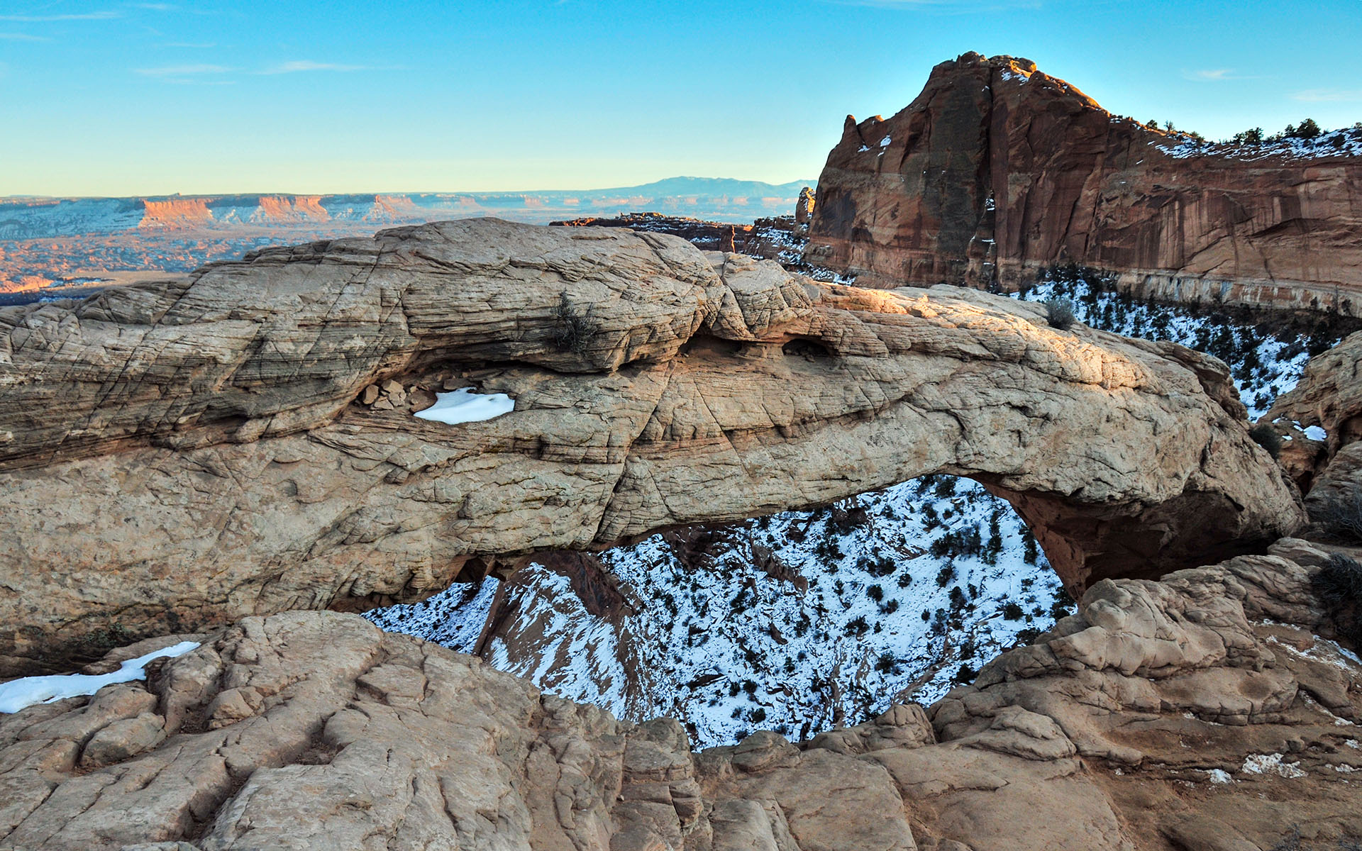 2017.12_Mesa-Arch_Canyonlands-National-Park_Utah_USA_01