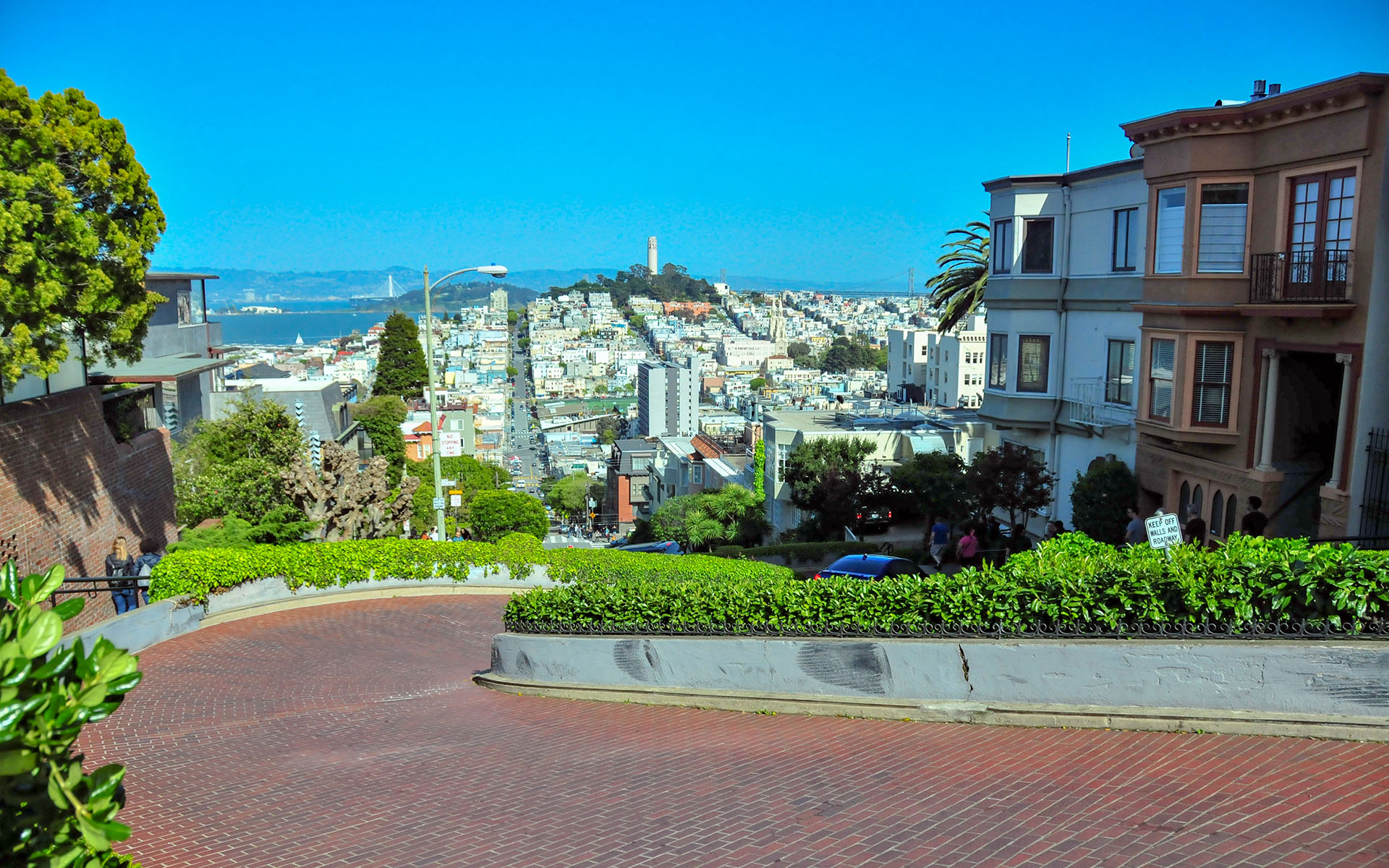 2018.04_Lombard-Street_San-Francisco_California_USA_01