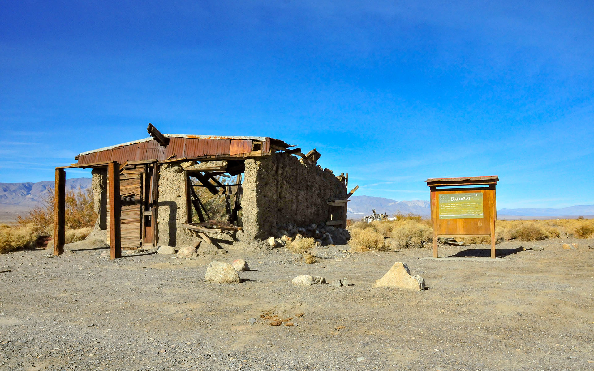 2018.12_Ballarat-Ghost-Town_Death-Valley-National-Park_California_USA_01