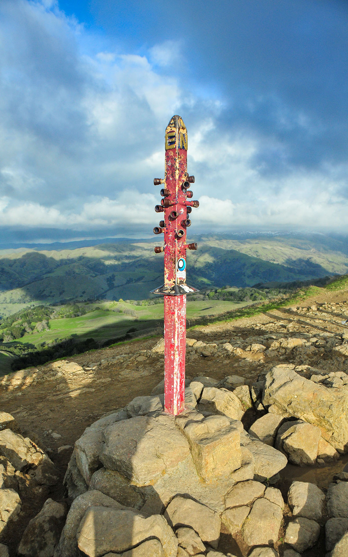 2019.02_Mission-Peak-Summit_Mission-Peak-Regional-Preserve_Fremont_California_USA_02