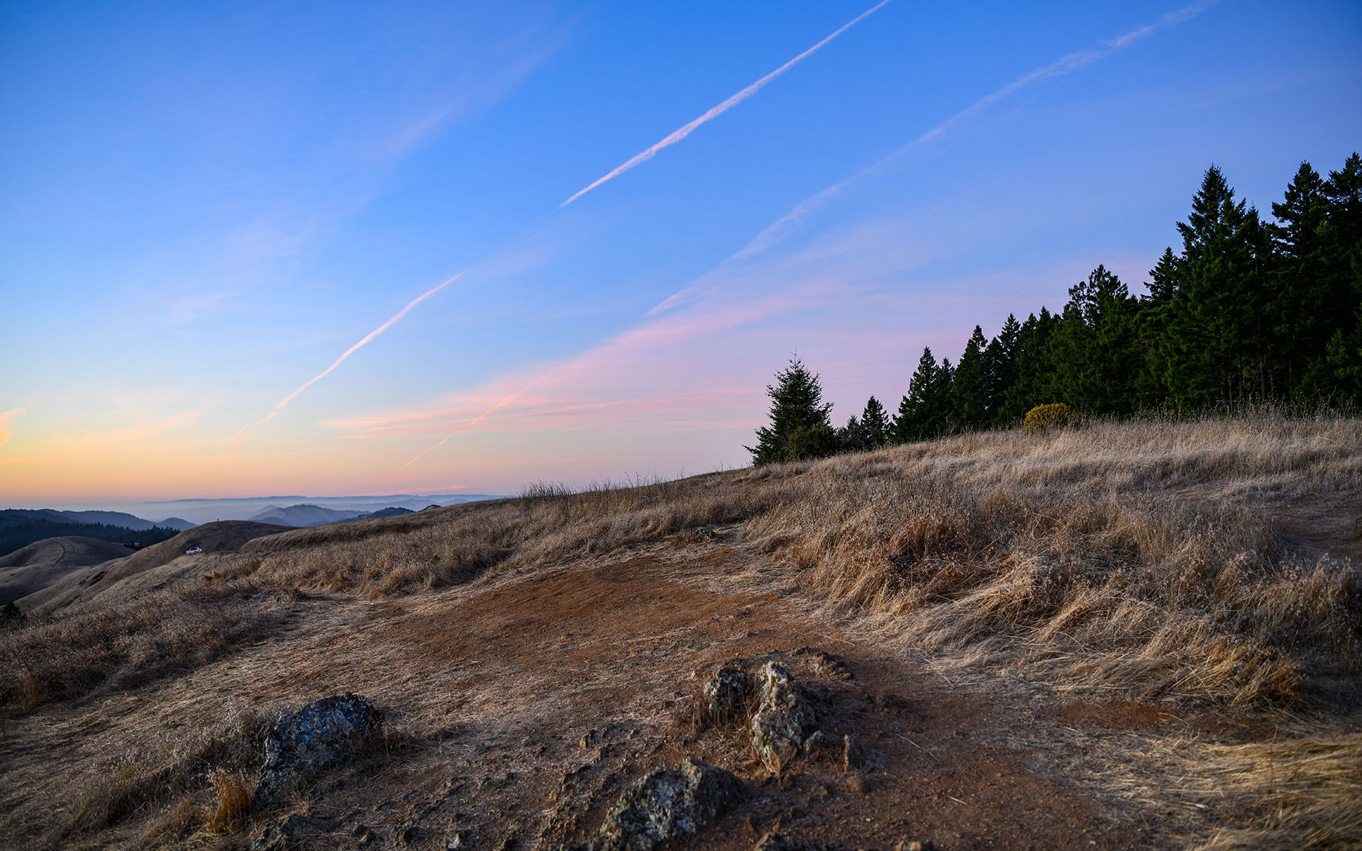 2019.10_Parking-For-Twelve-Cars_Mount-Tamalpais-State-Park_California_USA_09