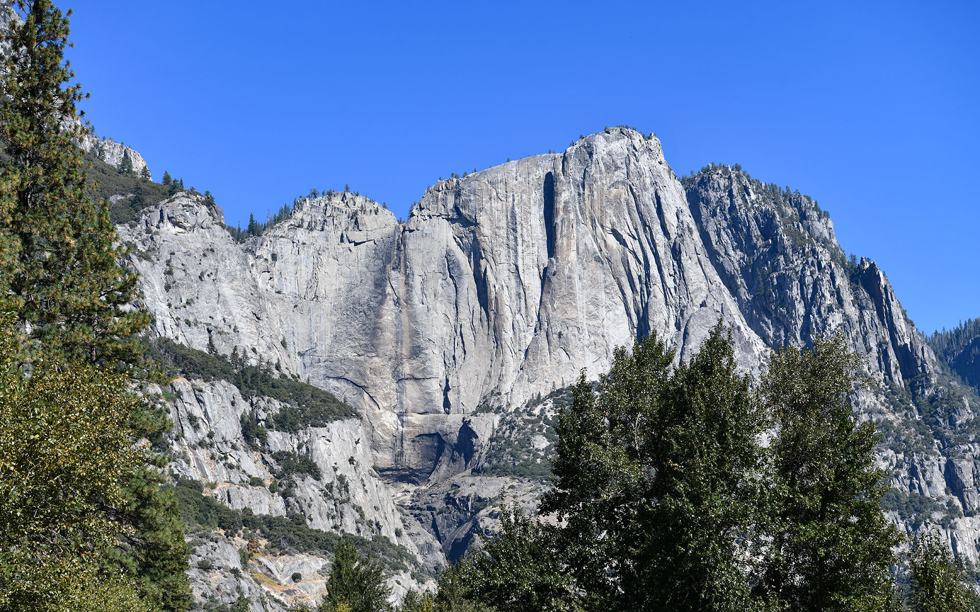 2019.10_Swinging-Bridge_Yosemite-National-Park_California_USA_09