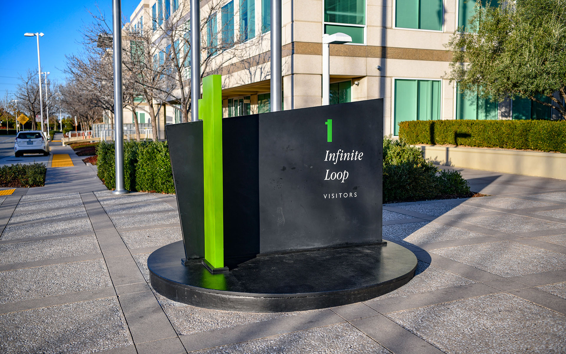 2020.01_Apple-Infinite-Loop_Cupertino_California_USA_04