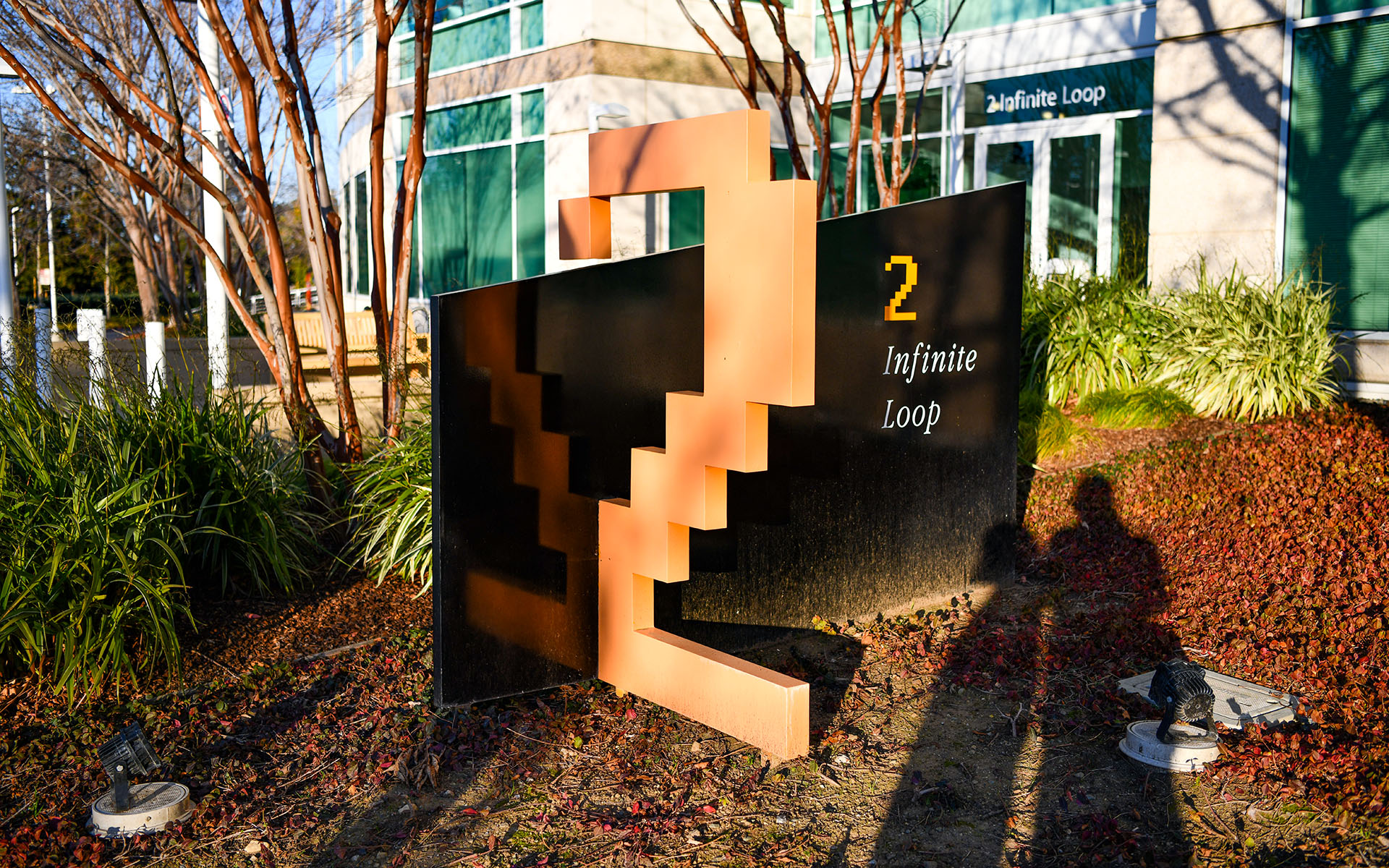 2020.01_Apple-Infinite-Loop_Cupertino_California_USA_05