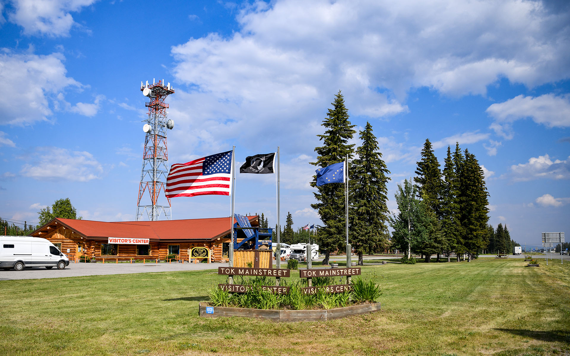 2022.07_Visitor-Center_Tok_Alaska_USA_03