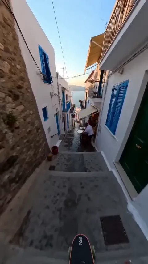 Preview for social-content prompt by @ertanlabs