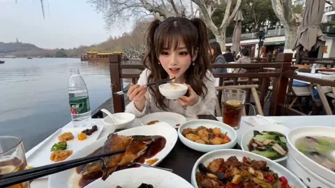 Preview for commercial prompt by @egeberkina