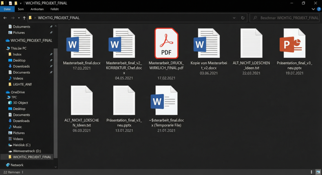 Screenshot eines Datei-Explorers, der schlechtes Datenmanagement zeigt. Zu sehen sind Dateien mit unsinnigen Versionsnamen wie final_v2 und backup. Ein Beispiel für ineffiziente, angstbasierte Versionierung ohne Git.