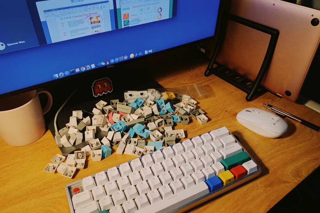 iQunix F60 红轴机械键盘以及另外购买的键帽