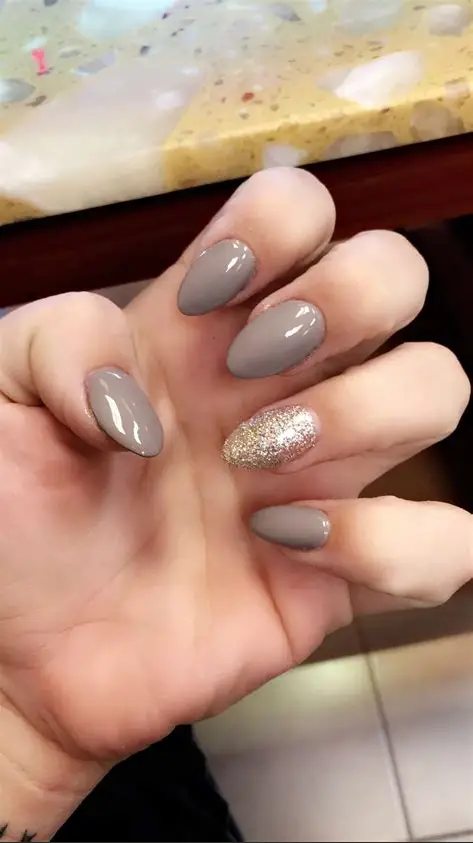 Taupe and Gold Almond Nail Ideas 