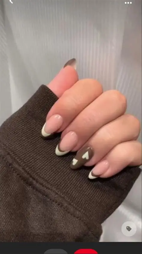 Beige November Nail Looks 