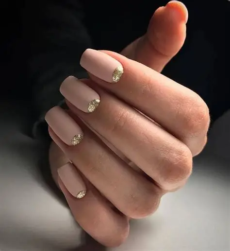 Soft Matte November Nail Looks 