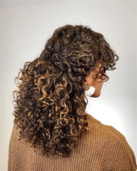 Curly Women Hairstyles 